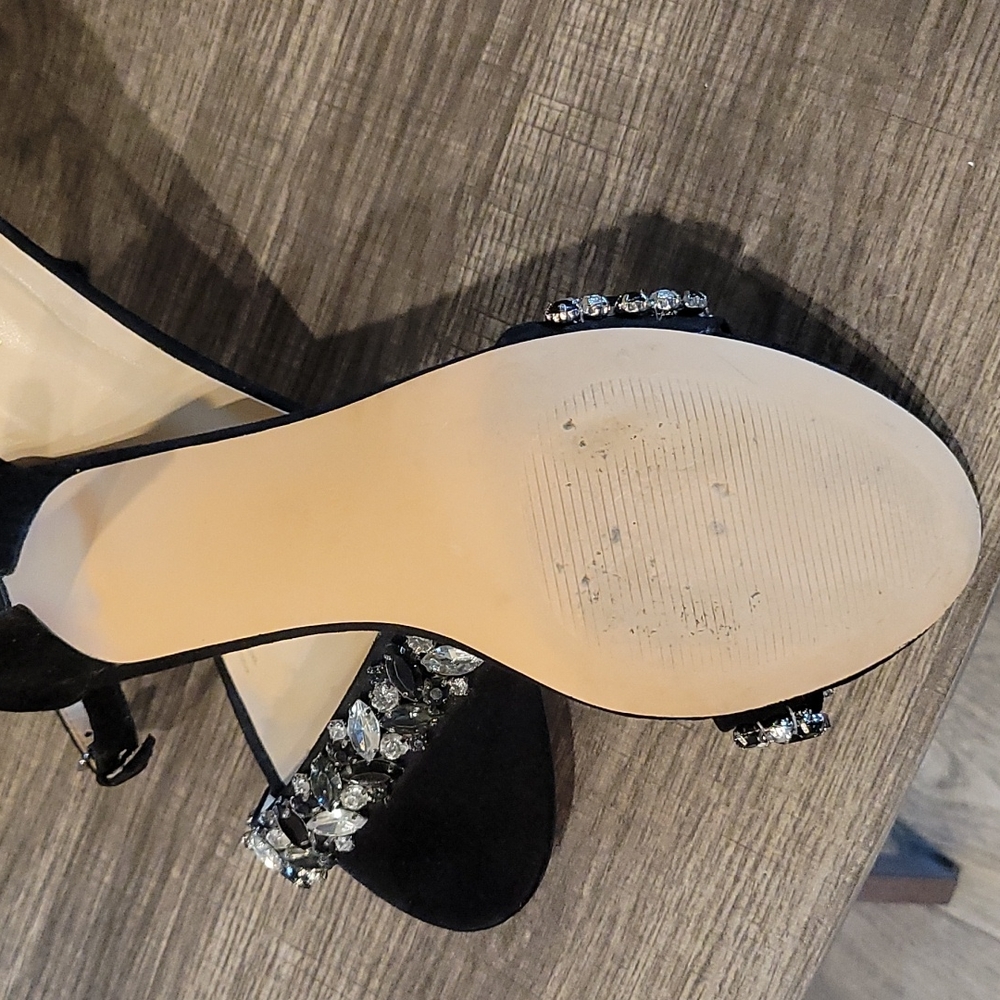 Shoes - Picture 8 of 9